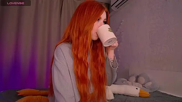 Snapshot of Evaa_Moonn_ chatting on December 13, 2024, 10:41 am Evaa Moonn  online show from December 13, 2024, 10:41 am