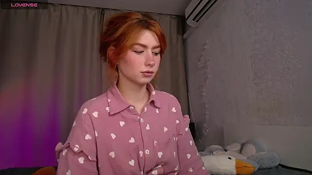 Snapshot of Evaa_Moonn_ chatting on October 14, 2025, 8:59 am Evaa Moonn  online show from October 14, 2025, 8:59 am