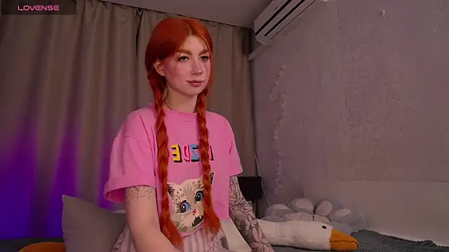 Snapshot of Evaa_Moonn_ chatting on March 17, 2025, 12:42 am Evaa Moonn  online show from March 17, 2025, 12:42 am