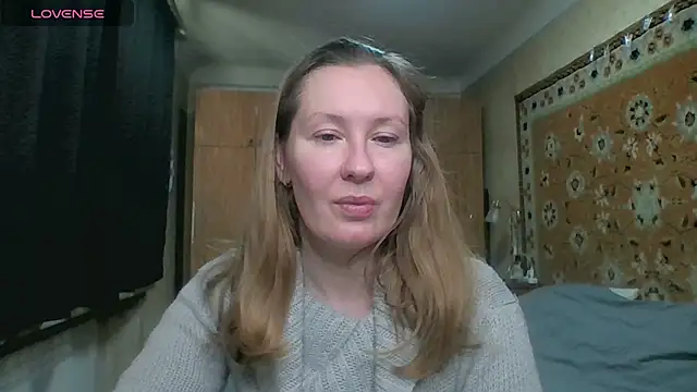 AnnaXLovers online show from December 16, 2025, 11:47 am