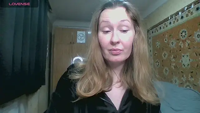 AnnaXLovers online show from December 15, 2025, 2:56 pm