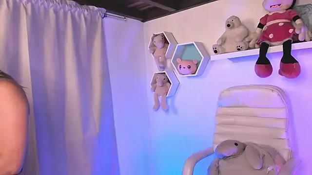 Nataliia 09 online show from January 3, 2025, 3:27 am