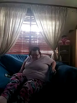 Bayou Woman68 online show from April 28, 2026, 6:12 pm