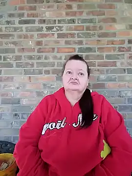 Snapshot of Bayou_Woman68 chatting on November 3, 2025, 4:32 pm Bayou Woman68 online show from November 3, 2025, 4:32 pm