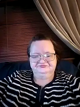 Snapshot of Bayou_Woman68 chatting on November 16, 2025, 11:26 am Bayou Woman68 online show from November 16, 2025, 11:26 am