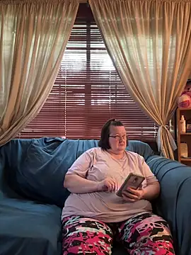 Bayou Woman68 online show from April 30, 2026, 5:53 pm
