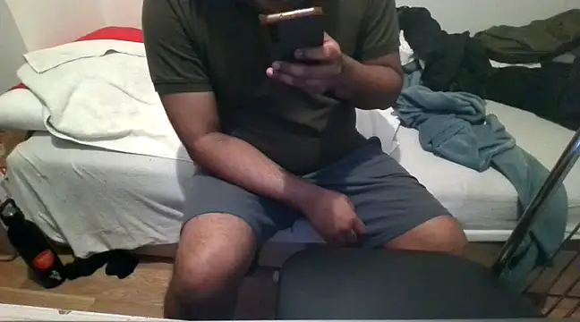 Snapshot of Indianluckyboytits chatting on December 4, 2024, 12:35 am Indianluckyboytits online show from December 4, 2024, 12:35 am