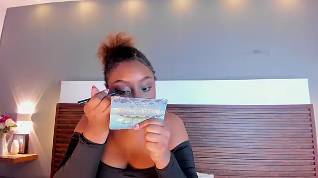 Adelehottman online show from November 1, 2025, 12:10 pm