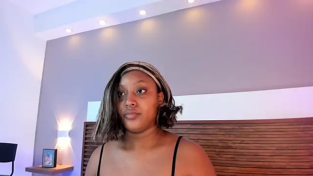 Adelehottman online show from February 25, 2026, 1:33 pm