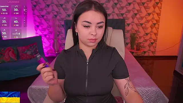 Snapshot of SusieWood chatting on May 24, 2026, 7:58 pm SusieWood online show from May 24, 2026, 7:58 pm