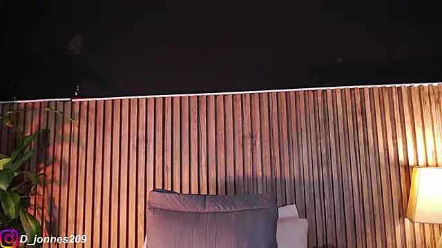 Snapshot of DilanJonnes_ chatting on September 8, 2025, 11:37 pm DilanJonnes online show from September 8, 2025, 11:37 pm