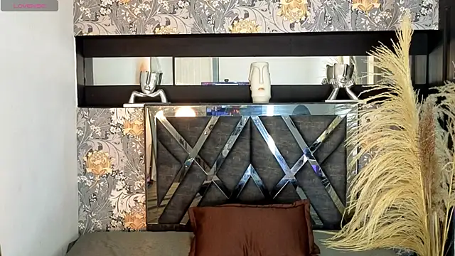 dominic thailor online show from April 15, 2026, 7:58 pm