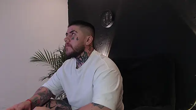 Snapshot of Ash_gusbig chatting on March 16, 2025, 1:59 am Ash gusbig online show from March 16, 2025, 1:59 am