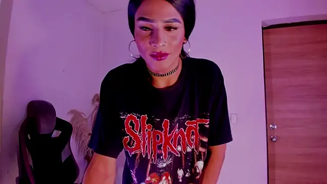 Snapshot of carolinemiller7 chatting on December 2, 2025, 8:38 am carolinemiller7 online show from December 2, 2025, 8:38 am