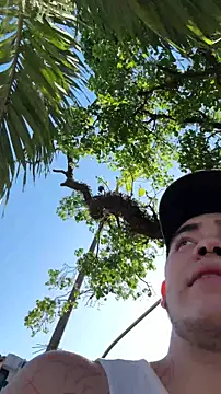 Snapshot of hellofmike chatting on December 15, 2025, 1:50 pm hellofmike online show from December 15, 2025, 1:50 pm