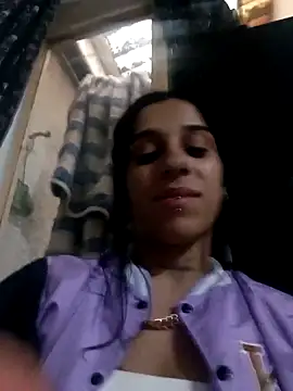 Snapshot of baby_liz01 chatting on February 21, 2026, 1:24 pm baby liz01 online show from February 21, 2026, 1:24 pm