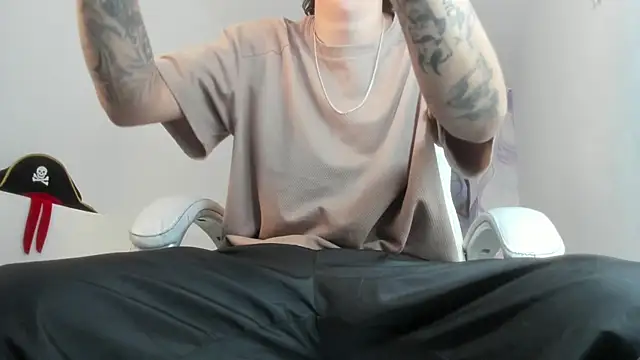 FrannBoy online show from March 7, 2026, 4:08 am