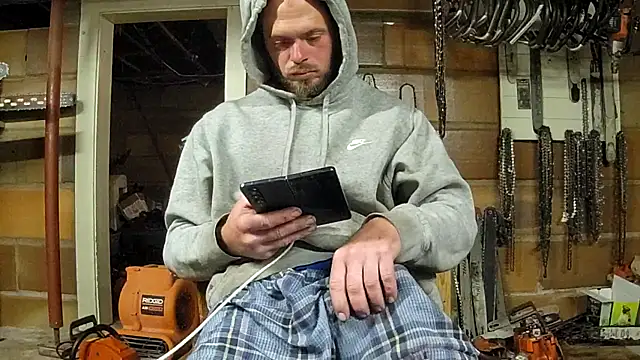 Snapshot of Bigoleslong98765 chatting on November 15, 2025, 7:01 am Bigoleslong98765 online show from November 15, 2025, 7:01 am