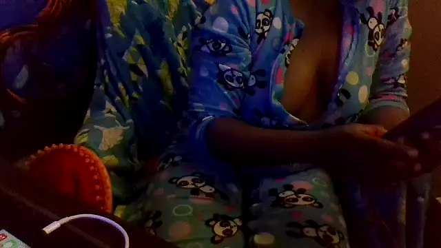 EbonyFetishQueen online show from January 14, 2026, 4:38 am