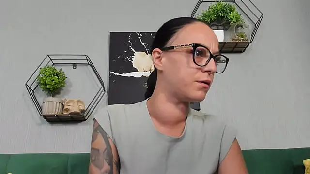 Snapshot of IzabelllNoir chatting on September 9, 2025, 8:02 am IzabelllNoir online show from September 9, 2025, 8:02 am