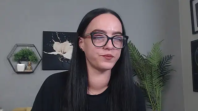 Snapshot of IzabelllNoir chatting on February 16, 2026, 10:25 am IzabelllNoir online show from February 16, 2026, 10:25 am