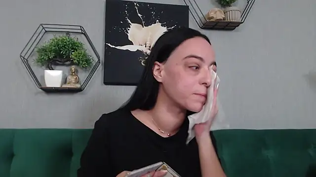 Snapshot of IzabelllNoir chatting on February 6, 2026, 8:21 am IzabelllNoir online show from February 6, 2026, 8:21 am