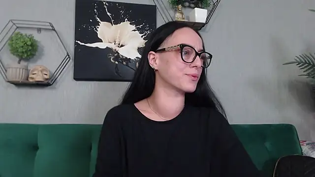 Snapshot of IzabelllNoir chatting on March 3, 2026, 10:00 am IzabelllNoir online show from March 3, 2026, 10:00 am