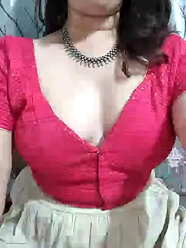 Snapshot of Brown_Maxi chatting on December 29, 2024, 5:33 pm Brown Maxi online show from December 29, 2024, 5:33 pm