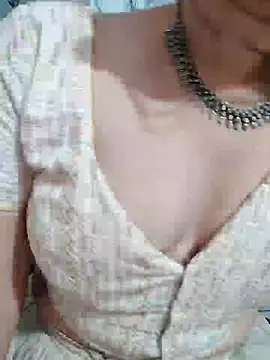 Snapshot of Brown_Maxi chatting on January 15, 2025, 3:39 pm Brown Maxi online show from January 15, 2025, 3:39 pm