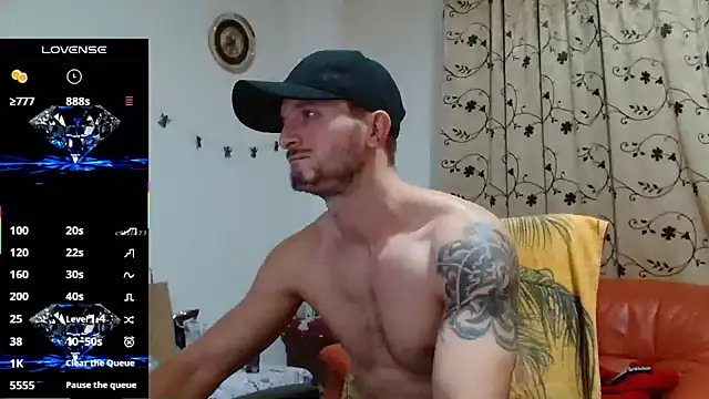 cuple hoot  online show from October 29, 2025, 6:12 am