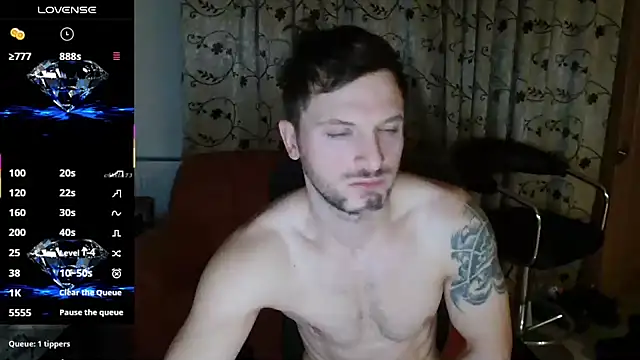 cuple hoot  online show from October 30, 2025, 3:27 am