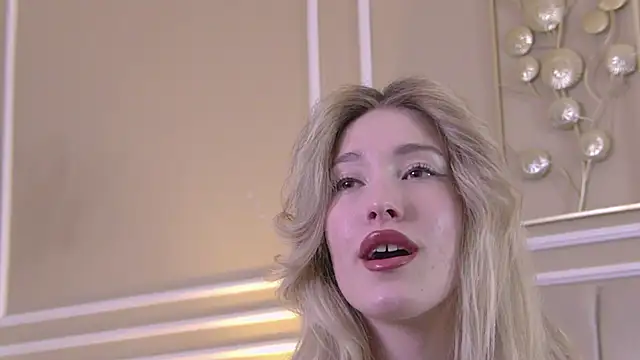 SerenaBennet online show from February 21, 2026, 11:23 am