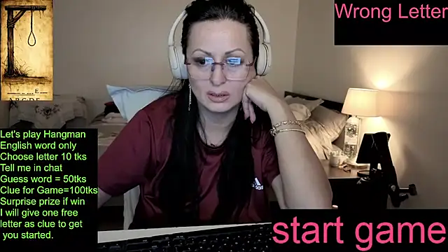 YourDreamLoverr online show from March 27, 2026, 11:49 pm