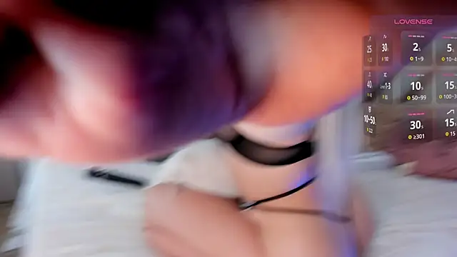 khloe  018 online show from November 12, 2025, 11:19 pm