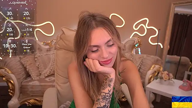 ChloeBrightt online show from October 3, 2025, 8:21 pm