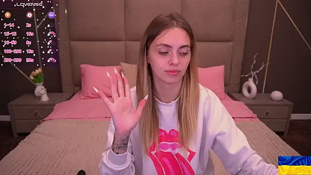 ChloeBrightt online show from October 24, 2025, 8:19 pm