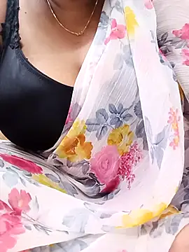 Snapshot of Rexx05@xh chatting on November 3, 2025, 2:06 am Rexx05xh online show from November 3, 2025, 2:06 am