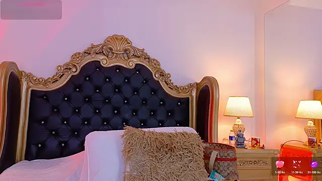 AdelinaVans online show from March 10, 2026, 11:25 am