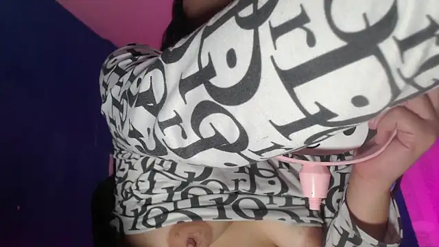 Snapshot of vitoria23_ chatting on June 23, 2026, 1:53 pm vitoria23 online show from June 23, 2026, 1:53 pm