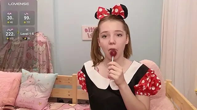 PrincessLittleKiki online show from October 31, 2025, 7:05 am