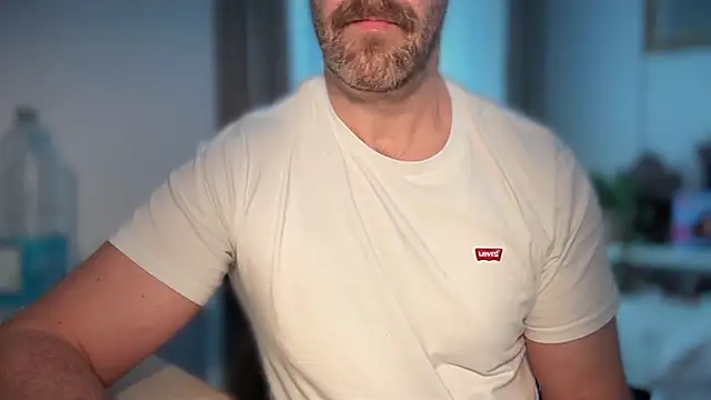 Mr Beef online show from April 5, 2026, 11:06 am