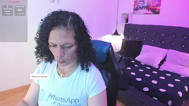 Aliciia cute1 online show from December 3, 2025, 9:03 pm