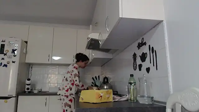  JustmeHere  online show from November 8, 2025, 8:29 am