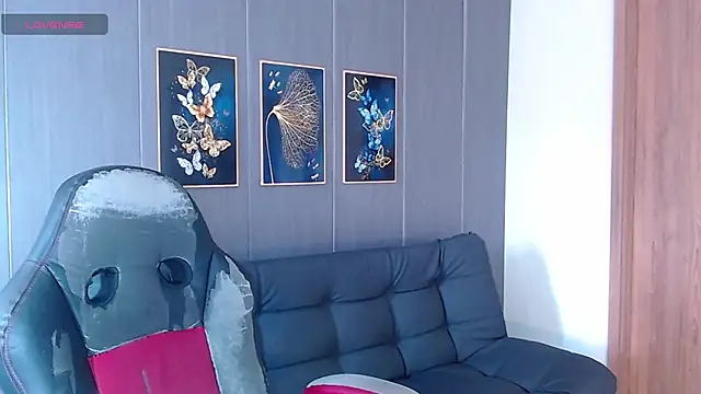 Snapshot of Evelynn_sex_ chatting on November 4, 2025, 2:43 pm Evelynn sex online show from November 4, 2025, 2:43 pm