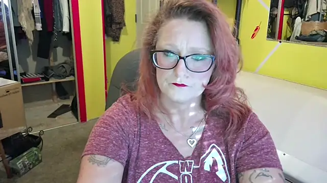 Lisalovely6981 online show from November 6, 2025, 7:07 pm