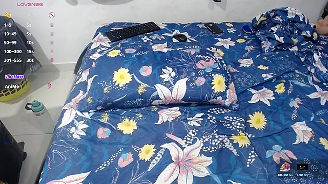 Snapshot of Uzziah_Sabag chatting on November 27, 2025, 12:00 am Uzziah Sabag online show from November 27, 2025, 12:00 am