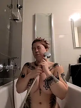 divine eve online show from November 25, 2025, 2:06 pm