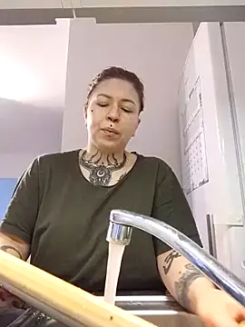 divine eve online show from April 2, 2026, 2:57 pm