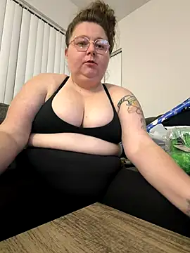 BBW2320 online show from December 21, 2025, 4:58 am