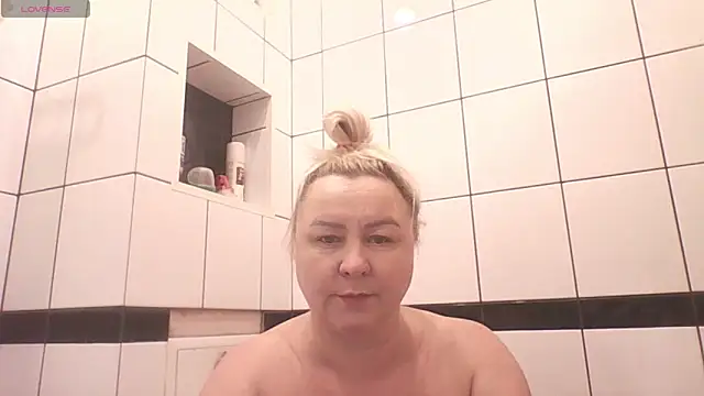 Snapshot of mira_robinsonnn chatting on May 7, 2026, 3:33 am mira robinsonnn online show from May 7, 2026, 3:33 am